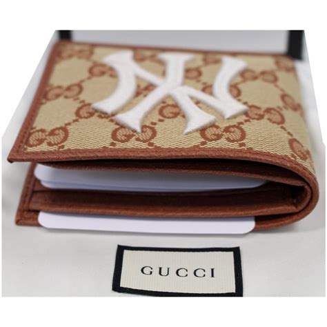 yankees wallet gucci